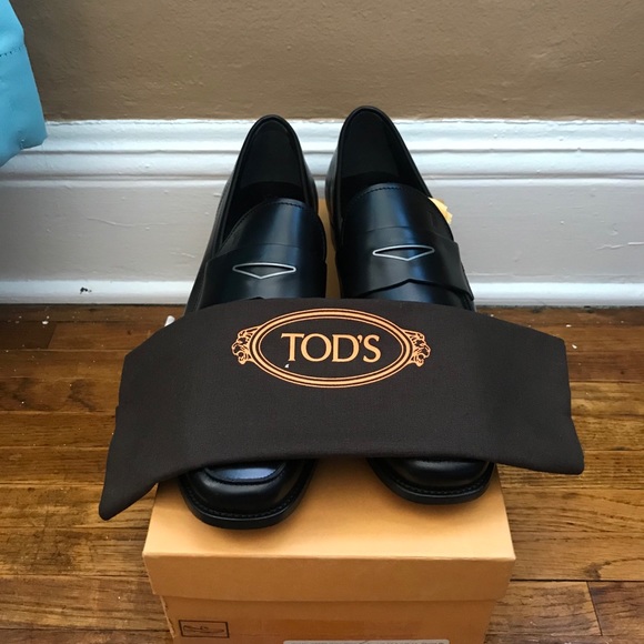 Tod’s Men’s Black Leather Loafers